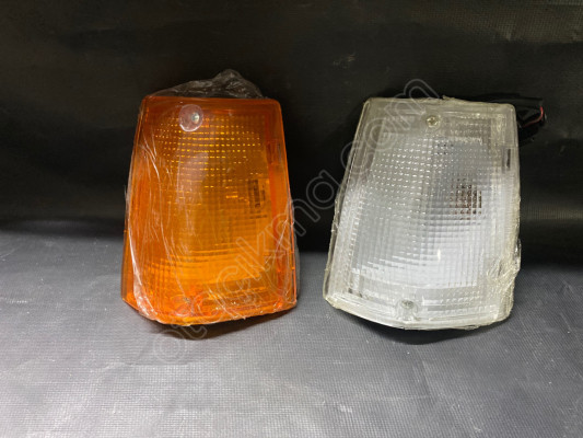 Mazda B2200 1985 sonrası sinyal lambası