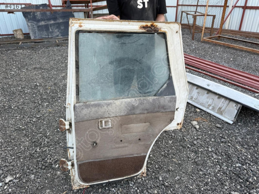 MİTSUBİSHİ LANCER SAĞ ARKA KAPI CAM KRİKOSU MANUEL 1988 MODEL