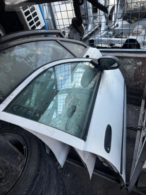 TOYOTA COROLLA SAĞ ÖN KAPI KONUK OTO