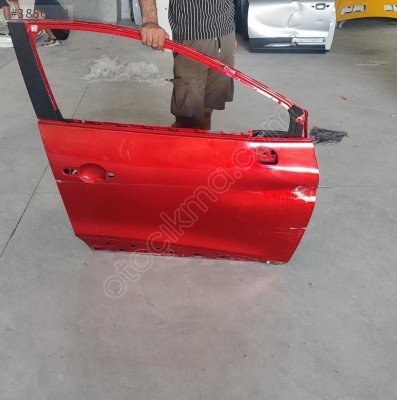 2013/2019 RENAULT CLİO 4 KIRMIZI SAĞ ÖN KAPI ORJINAL LOKALLIK