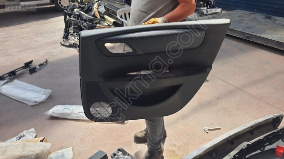 citroen c4 08/12 sağ ön kapı döşemesi sefalılar oto cıkma
