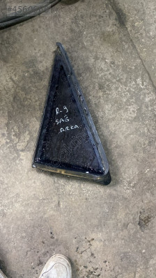 Renault 9 sağ arka kelebek cam
