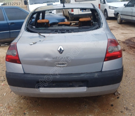 Megan 2 bagaj kapağı