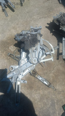 OPEL ASTRA G SOL ÖN CAM KRİKOSU.OTO ERKAN ÜNYE