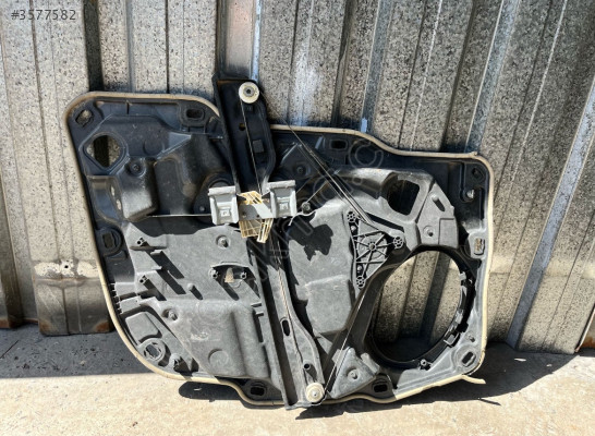 JEEP RENEGADE SAĞ ÖN KAPI CAM KRİKOSU