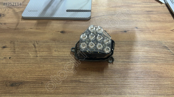 BMW F10 KOŞE SİNYAL LED BEYNİ ORJİNAL