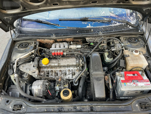 Megane 1 2.0 8 valf komle motor