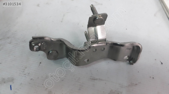 Mercedes C 205 ENJEKTÖR BORU TUTUCU A6260700140 DİZEL