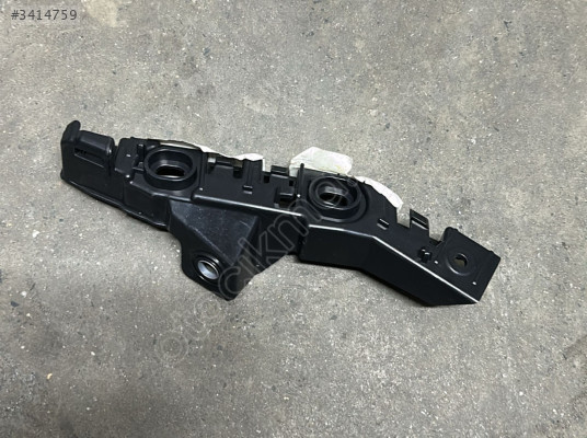Tiguan Ön Tampon Braketi Sağ  2016 5na807050a