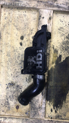 Ford Peugeot 1.4 hava hortumu 9650712480