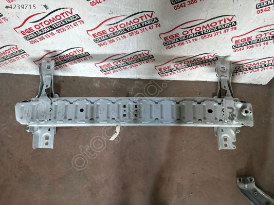 20192023 FORD COURİER BEYAZ ÖN TAMPON DEMİRİ ORJINAL