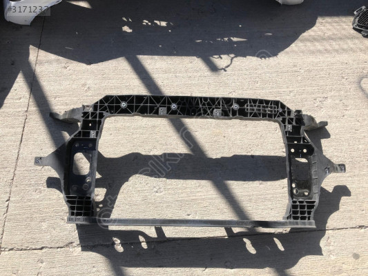 HYUNDAİ BAYON ÖN PANEL