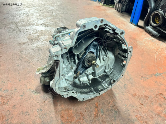 VOLKSWAGEN PASSAT 1.9 TDİ ÇİFT KIRMIZI 130 LUK ŞANZIMAN KOMPLE