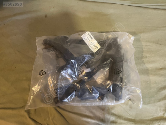 PEUGEOT 2008 ARKA TAMPON BRAKETLERİ SAĞ SOL (13-16)