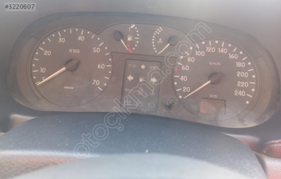 Clio 2000 model 1.4 km saati
