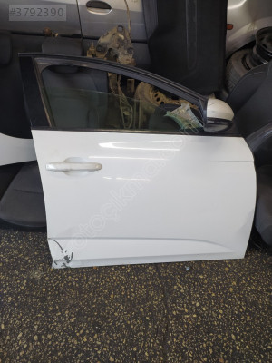 Reno Megane 4 sağ ön kapı