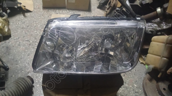 Volkswagen Bora sol far (yeni DEPO)