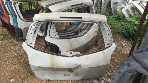 Renault Clio 2009 model arka bagaj kapağı