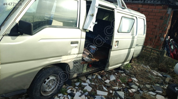 Nissan urvan sol kapılar