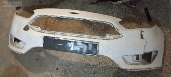 FORD FOCUS ORJİNAL ÇIKMA  ÖN TAMPON 3