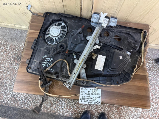 FORD FİESTA SOL ÖN KAPI CAM KRİKOSU 2002-2008 MODEL