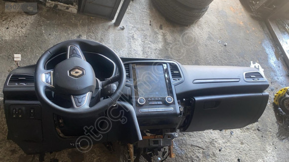 RENAULT MEGANE4 TEYP OTO FEDAİ