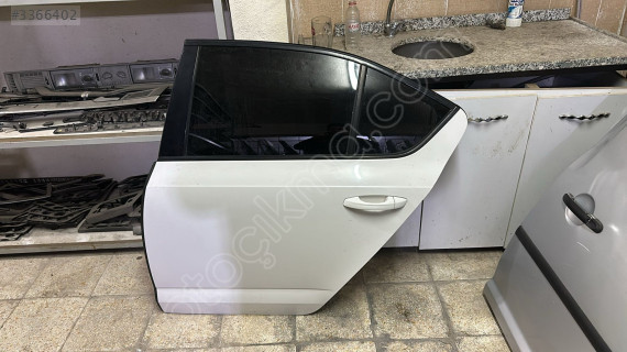 2014-2017 SKODA OCATAVİA SOL ARKA BEYAZ KAPI ORJ ÇIKMA