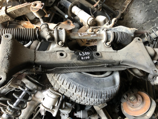 Mitsubishi L300 Travers