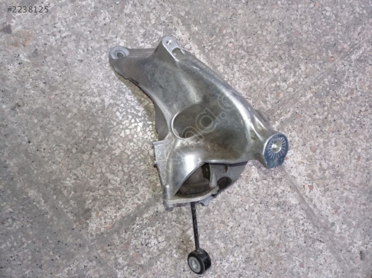 4M0199307AD 16-19 A4 ORJ. ÇIKMA MOTOR TAKOZU BRAKETİ SOL
