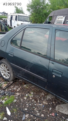 Pejo 306 sağ arka kapi yedek parça