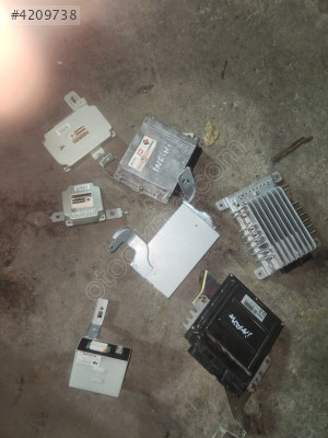 İNFİNİTİ FX35 2006 4X4 BENZİNLİ ÇIKMA ORİJİNAL BEYİN SETİ