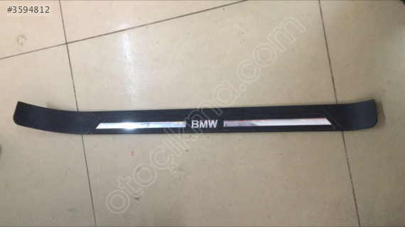 BMW E39 ÖN SAĞ KAPI EŞİK BAKALİTİ 51478178118