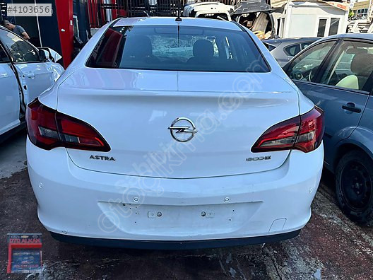 OPEL ASTRA J SEDAN BEYAZ BAGAJ KAPAĞI ORİJİNAL ÇIKMA HATASIZ