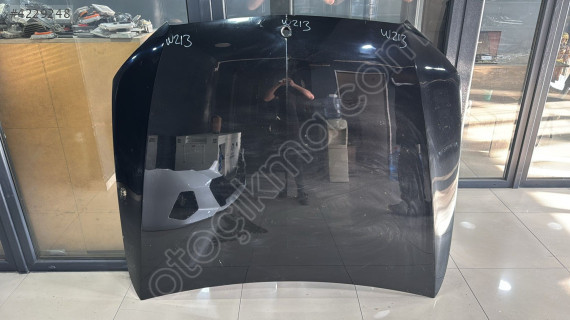 MERCEDES E SERİ W213 ÖN KAPUT UFAK HASARLI