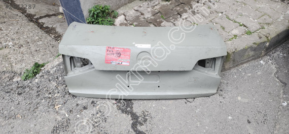 14.17 JETTA BAGAJ KAPAGI SIFIR