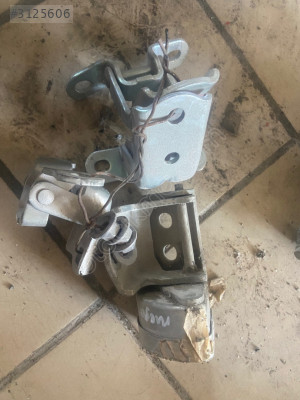 Renault megane 2 kapı menteşeleri