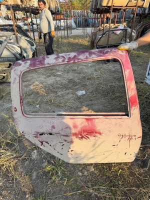 Clio 1-2 sağ arka kapı Orjinal