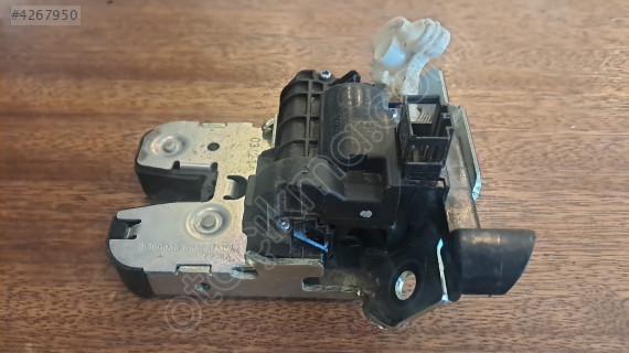 Skoda Superb Bagaj Kilit 5NA827505