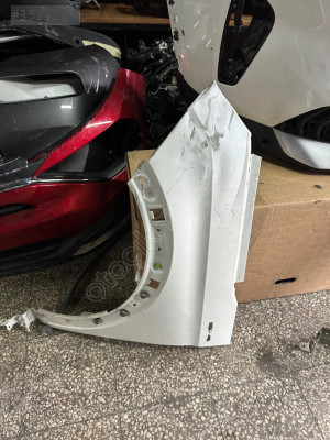 Peugeot 5008 ön sol ön çamurluk