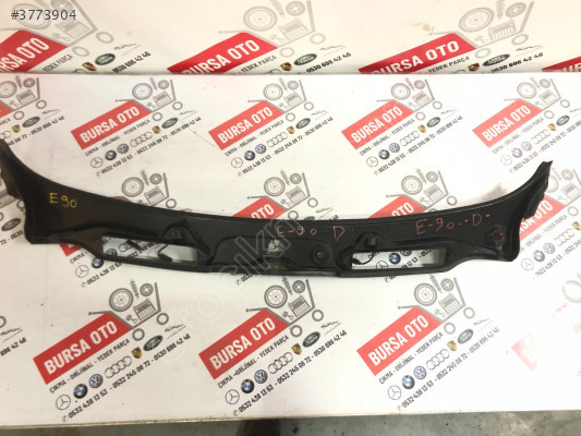 BMW E90 3 SERİ ÖN CAM IZGARASI ORJİNAL