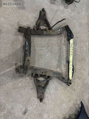 dacia duster ön beşik travers çıkma orjinal 4x4 2010-2018