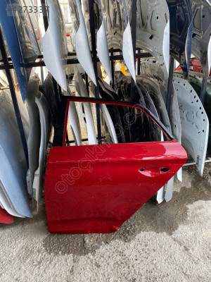 Hyundai i20 sol arka kapı kırmızı 20152020