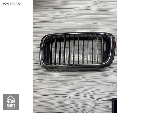 01-03 BMW X5 Ön Tampon Sol Böbrek Izgarası 51.13-8125811