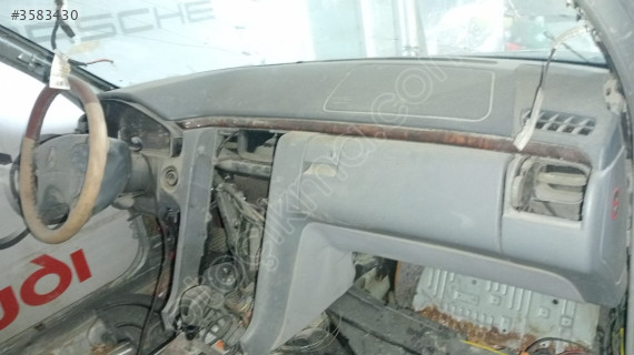 Mercedes E200 e class  Göğüsluk çıkma