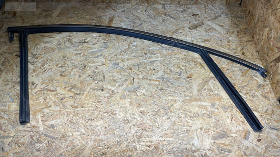 RENAULT TALİSMAN SAĞ ÖN KAPI ÇERÇEVE FİTİLİ