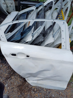 FİAT EGEA SAĞ ARKA KAPI ORJİNAL ÇIKMA UYGUN FİYAT