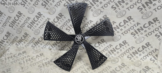 SKODA KAMİQ SCALA 17'' JANT GÖBEĞİ ÇIKMA 961106756