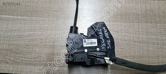 Renault Megane 4 çıkma orjinal sol arka kapı kilidi