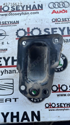 1K0505129L 1K0501475 Passat b8.5 sol şase bağlantı ayağı salıncak