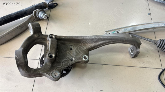 MERCEDES C SERİ W205 SAĞ ÖN TAŞIYICI 2052200